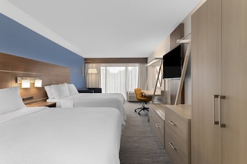 Standard Room, 2 Queen Beds, Pool View