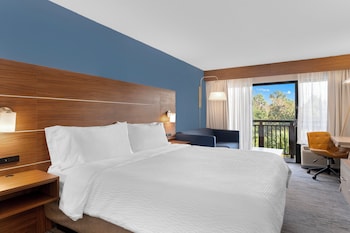 Standard Room, 1 King Bed (Walk-In Shower)