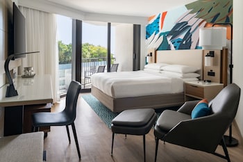 Room, 1 King Bed, Balcony, Pool View (Pool View)