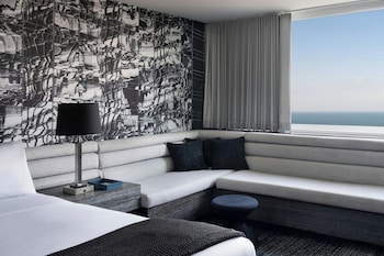 Premium Room, 1 King Bed, Lake View