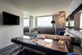 Suite, 1 Bedroom, Lake View