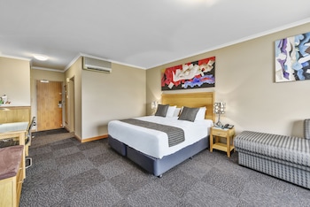 Deluxe Room, 1 King Bed