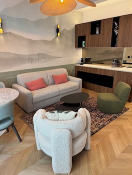 Deluxe Apartment