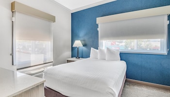 Suite, 2 Double Beds, Non Smoking, Refrigerator & Microwave