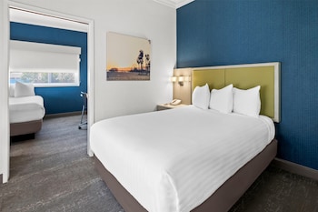 Suite, 2 Double Beds, Non Smoking, Refrigerator & Microwave