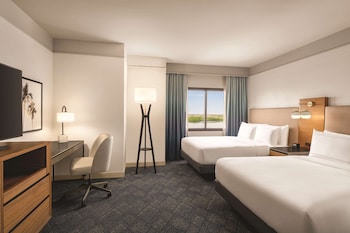 Room, 2 Queen Beds, Accessible (Roll-In Shower)
