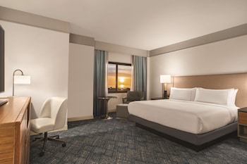 Room, 1 King Bed (Sunset)