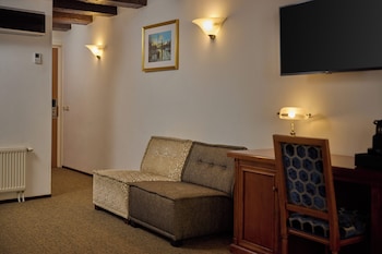 Superior Room, Multiple Beds, Courtyard View