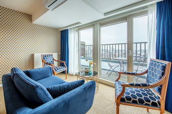 Superior Room, 1 Queen Bed, Balcony