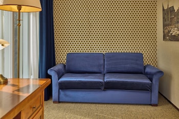 Junior Suite, 1 King Bed, Canal View