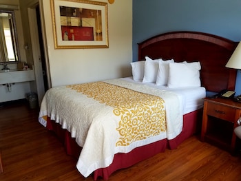 Standard Room, 1 Queen Bed
