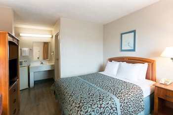 Standard Room, 1 Queen Bed