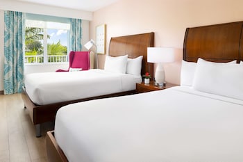 Deluxe Double Room, 2 Queen Beds (Drinks & Snacks)