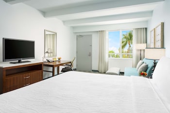 Comfort Room, 1 King Bed with Sofa bed
