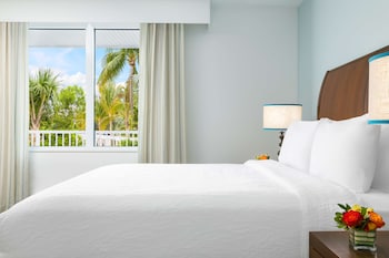 Comfort Room, 1 King Bed with Sofa bed