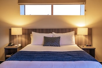 Standard Room, 1 Queen Bed
