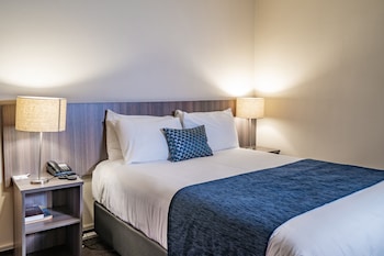 Standard Room, 1 Queen Bed