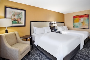 Standard Room, 2 Double Beds, Accessible, Non Smoking (Communications, Accessible Tub)