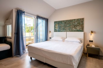 Standard Room, Multiple Beds, Terrace, Sea View