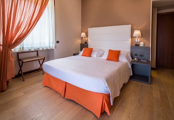 Standard Room, 1 Queen Bed, Terrace, Sea View