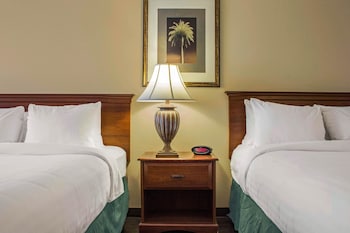 Standard Room, 2 Queen Beds, Smoking