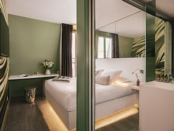 Double Room (Narcisse)