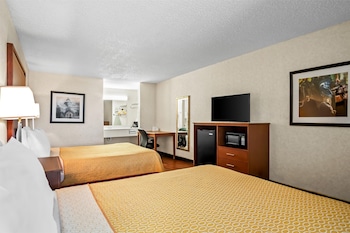 Room, 2 Queen Beds, Smoking