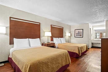 Room, 2 Queen Beds, Smoking