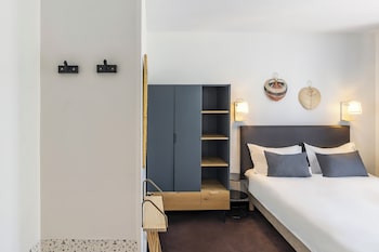 Superior Room, 1 Queen Bed, Smoking