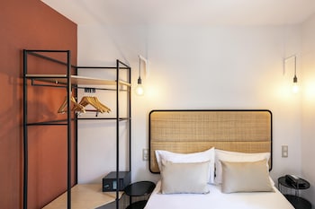 Comfort Room, 1 Double Bed, Smoking