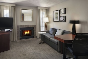 Studio, 1 King Bed with Sofa bed (Hearing Accessible)