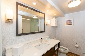 Standard Room, 1 Queen Bed