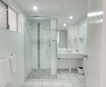 Queen Room with Balcony and Bayview