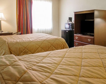 Standard Room, 2 Queen Beds, Non Smoking