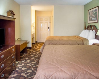 Standard Room, 2 Queen Beds, Non Smoking