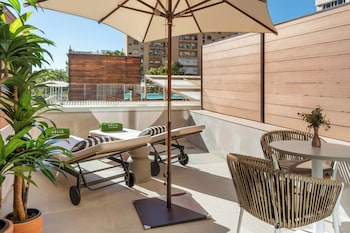 Room, Terrace (The Level Melia)