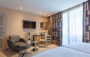 Premium Room, 2 Bedrooms (The Level)