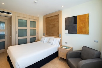 Melia Room, Room