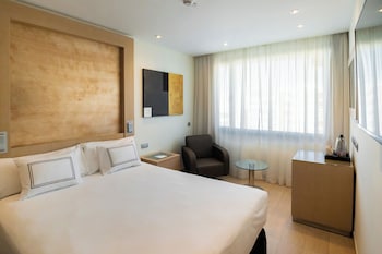 Melia Room, Room