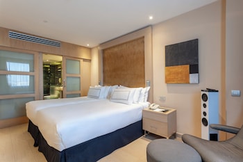 Room (Melia The Level)