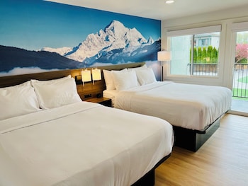 Standard Room, 2 Queen Beds, Non Smoking, Balcony