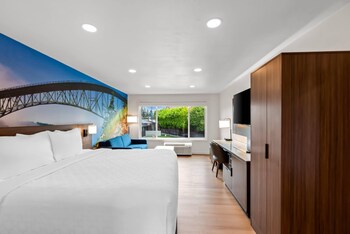 Standard Room, 1 King Bed, Non Smoking