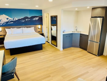 Room, 1 King Bed, Non Smoking