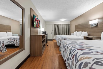 Deluxe Room, 2 Queen Beds (Smoke Free)