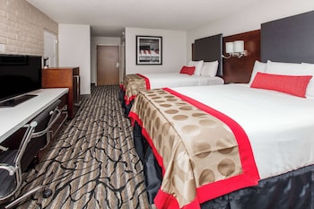 Room, 2 Double Beds, Non Smoking, Balcony (Private)
