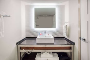 Room, 1 King Bed, Non Smoking, Balcony (Private)