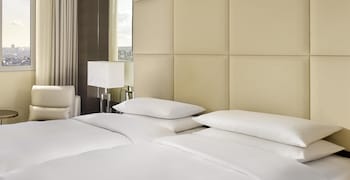 Twin Beds Room