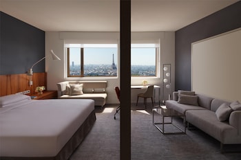 Eiffel Tower Suite