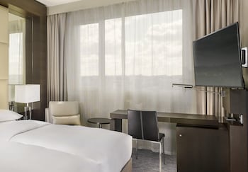 Twin Beds Room