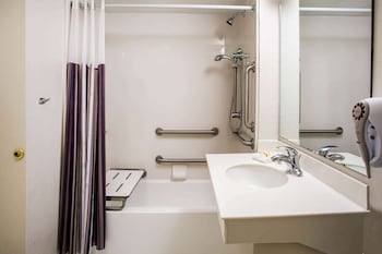 Room, 1 King Bed, Accessible, Bathtub